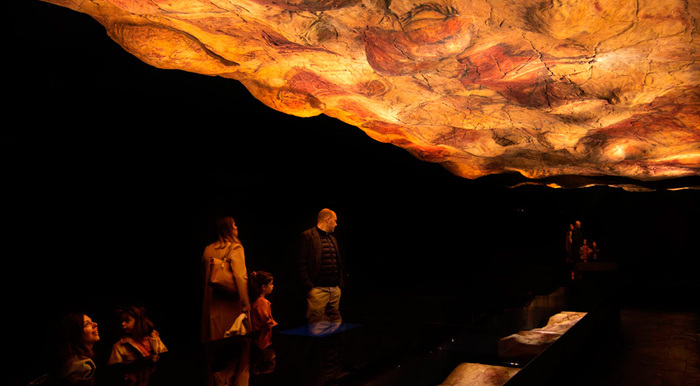 Atelier pour les familles « Mains dans la grotte ! Petits artistes de la Préhistoire ». 14 juin, 10:00, Museo Arqueológico Nacional, Madrid
