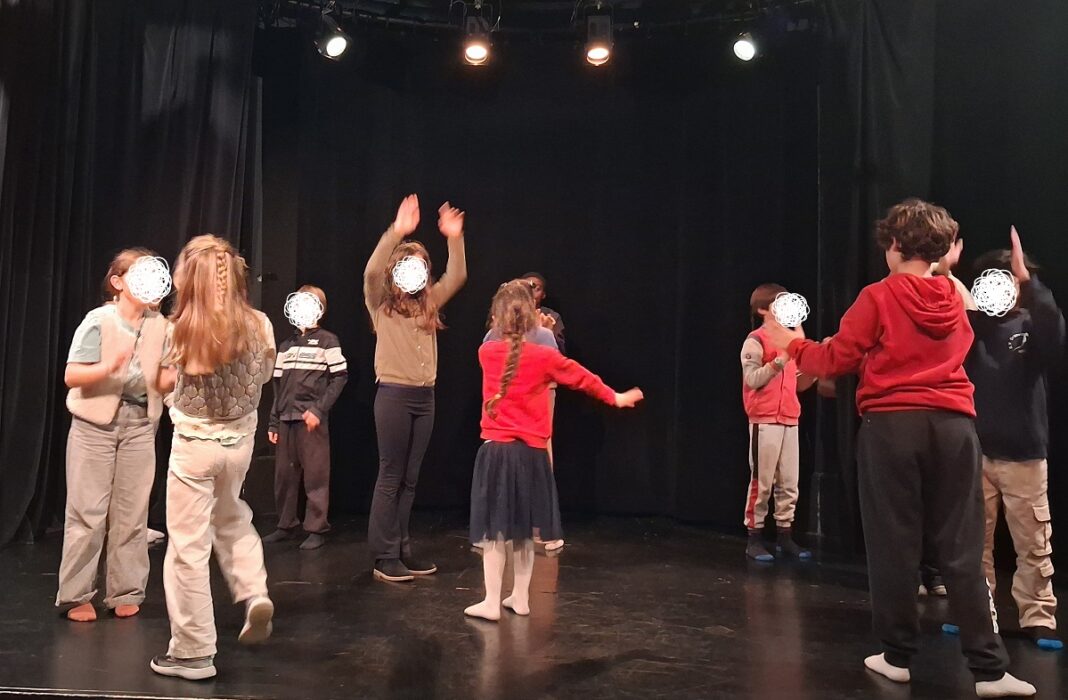Atelier théatre d&rsquo;impro enfants Theatre de la Haute ville Granville
