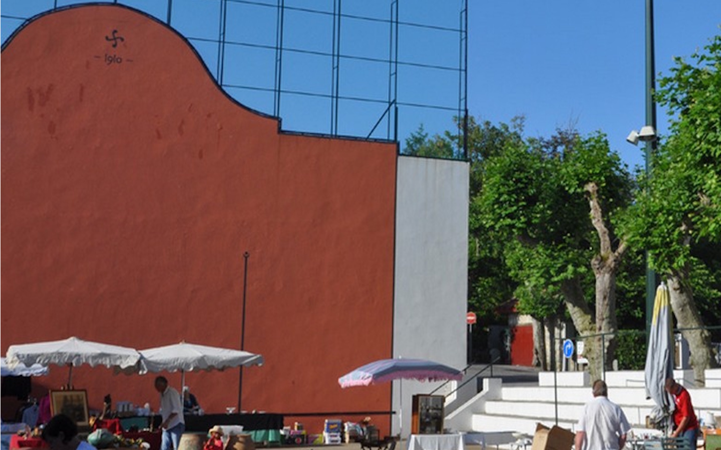 Brocante 450 avenue du Général de Gaulle Guéthary 2026-09-19