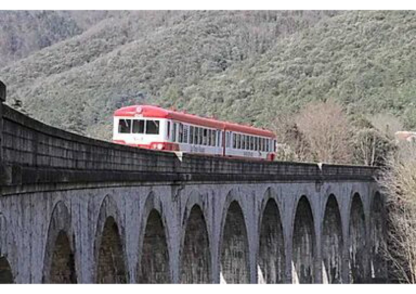COMBINÉ TRAIN ROUGE + VISITE CHATEAU DE PUILAURENS DÉPART DE RIVESALTES  Saint-Paul-de-Fenouillet