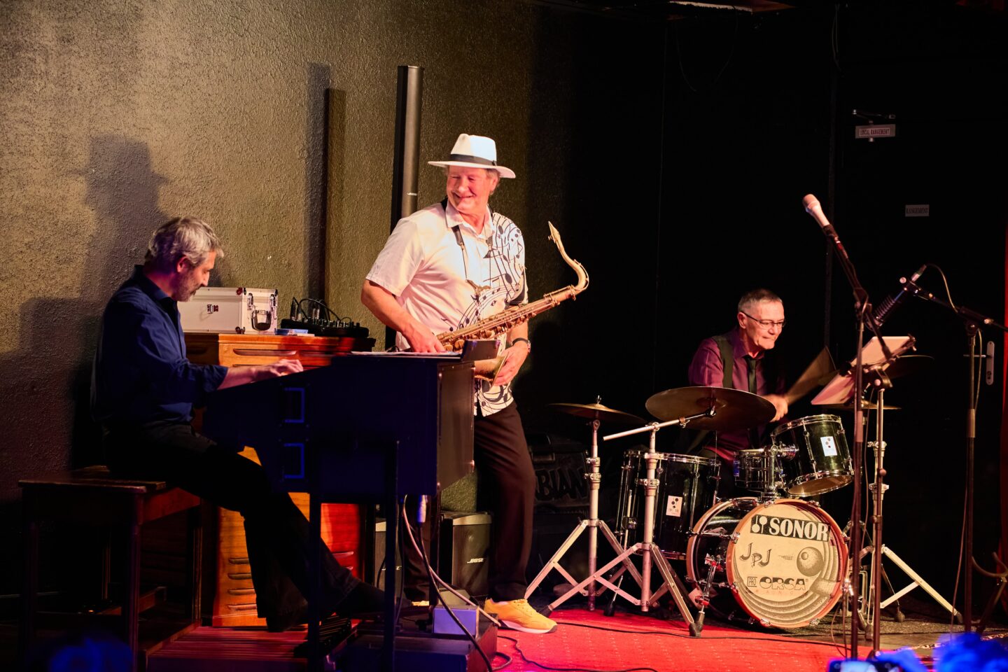 Concert caravane à musique Larry Tomko Trio  Saint-Yrieix-la-Perche