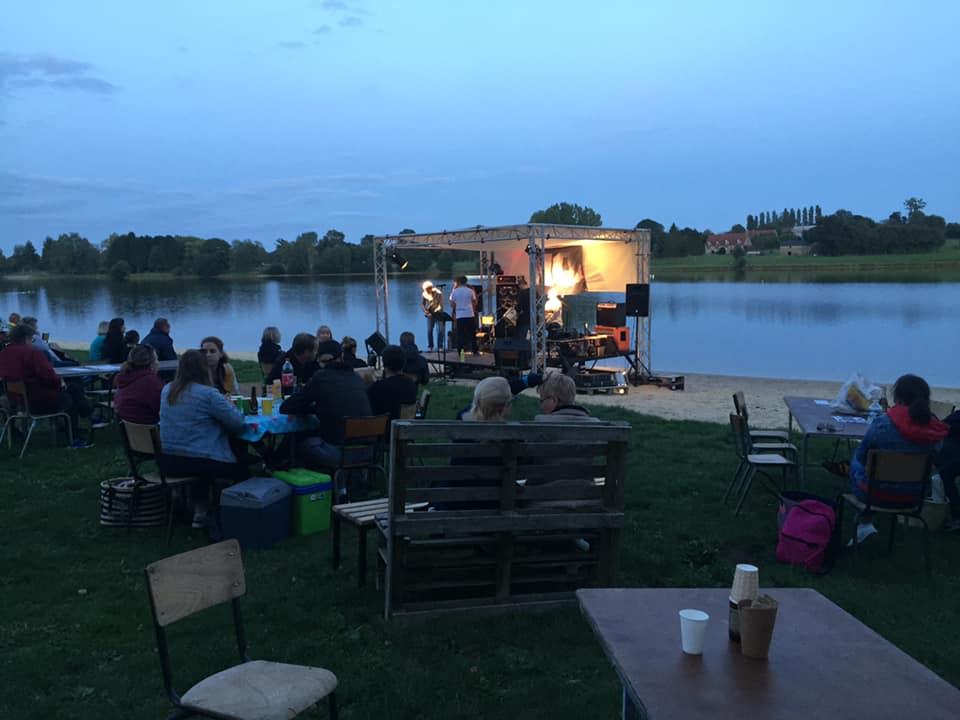 Concert de l&rsquo;été au Lac de la Dathée Chant d&rsquo;sus d&rsquo;sous Lieu-dit La Cour-Saint-Manvieu-Bocage Noues de Sienne