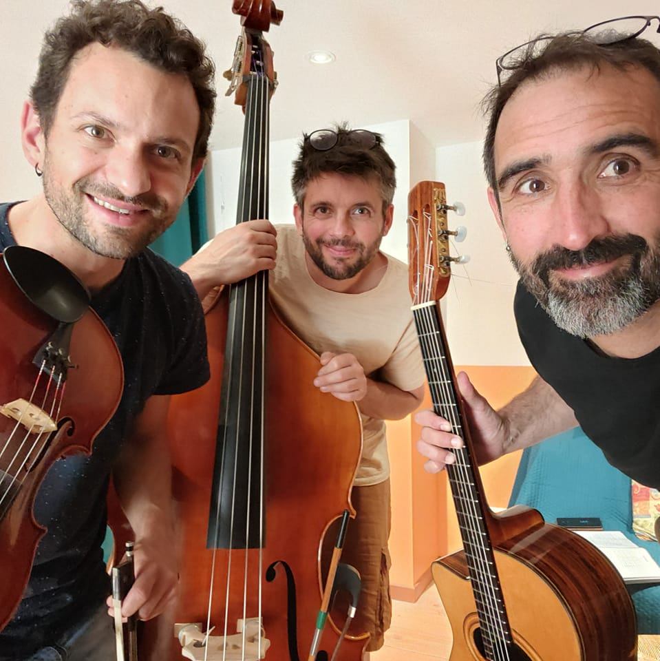 Concert Shamade Swing Trio, jazz manouche Galerie Louis Strenquels
