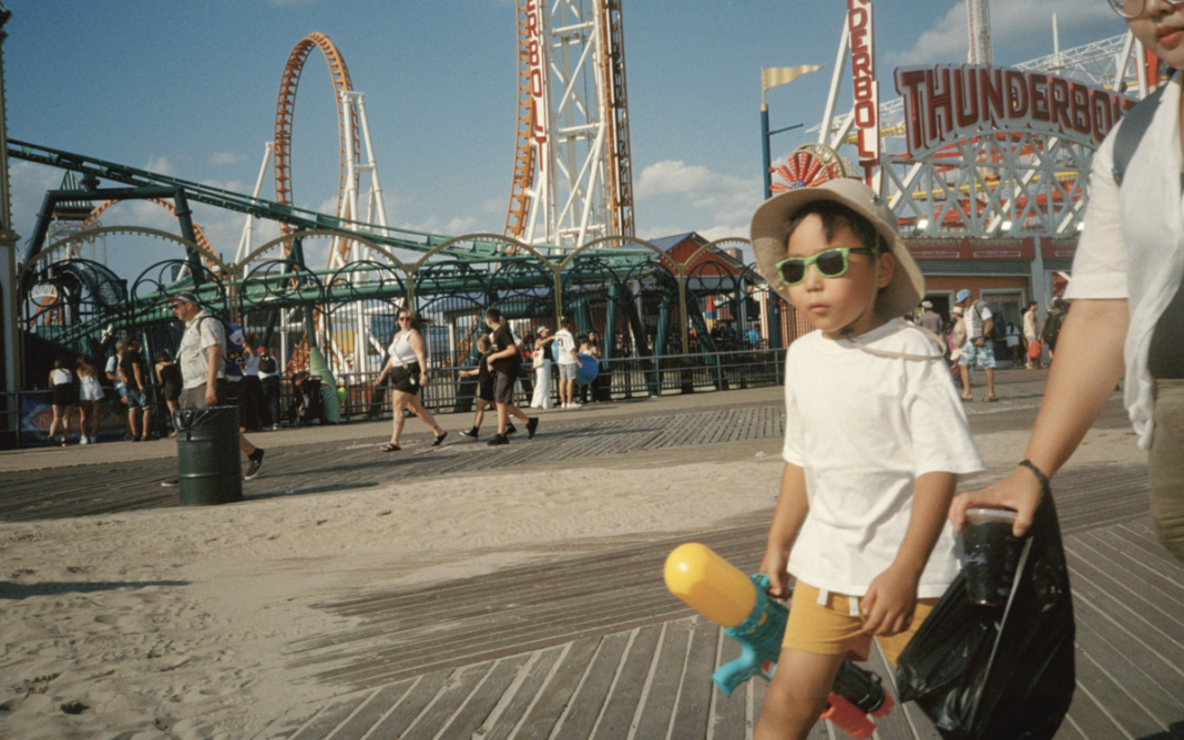 Coney Island Queen, une exposition de Ludivine Combe Sur les Berges de Seine, Rampe Châtelet Paris