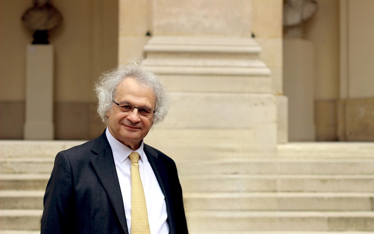 Conversation avec Amin Maalouf – Le français à la croisée des langues et des cultures Théâtre de l’Alliance française de Paris Paris
