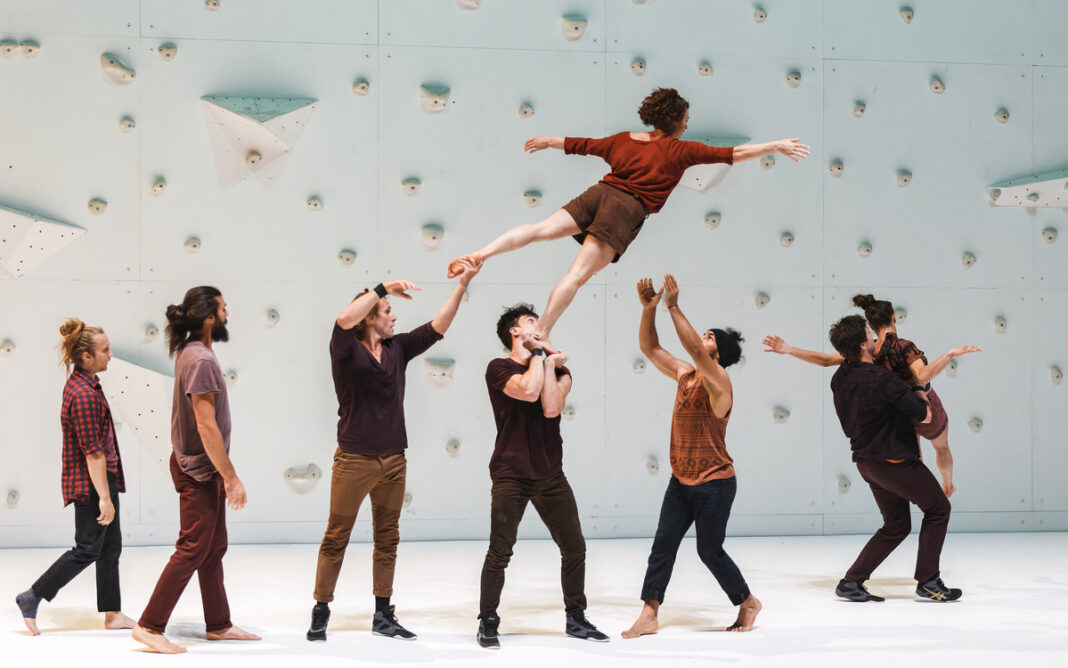 « Corps extrêmes » de Rachid Ouramdane / Compagnie de Chaillot Théâtre de la Ville – Sarah Bernhardt Paris