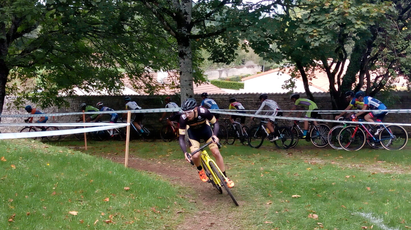 Cyclocross parc de la mairie Chef-Boutonne