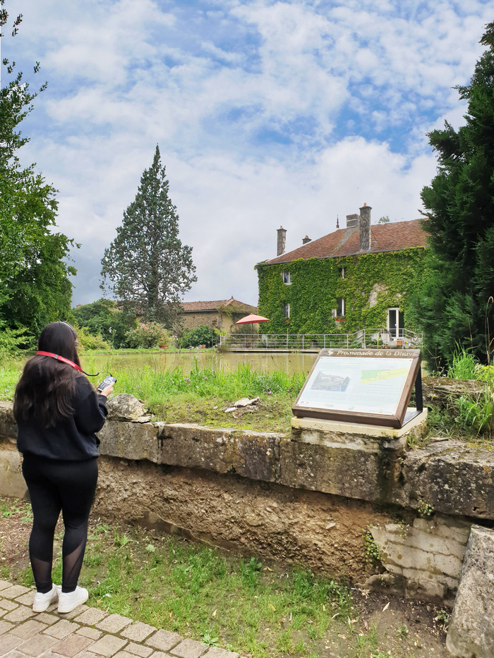 Découvrez un petit village de l'Aube à travers une visite audioguidée Maison à Écailles Soulaines-Dhuys