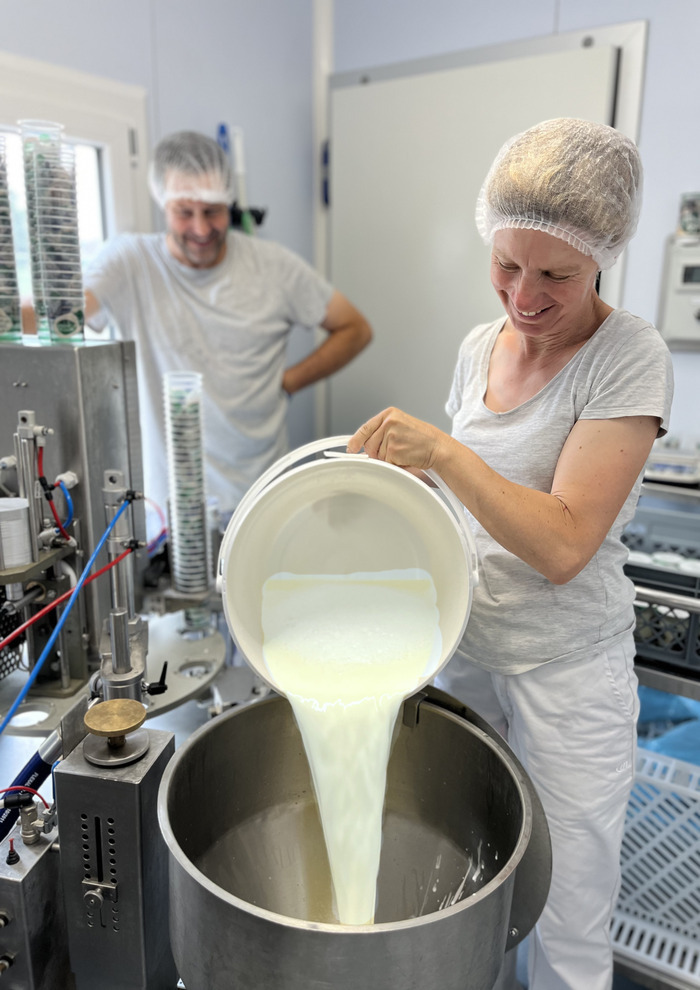 Dégustation de yaourts fabriqués à la ferme, locaux et équitables !, Super U Le Grand Quevilly, Le Grand-Quevilly