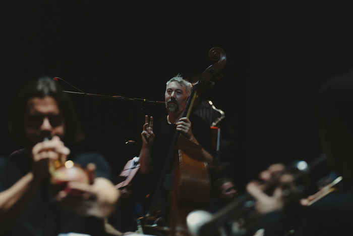 DISCOBOLE : Théo Girard_TENIR FêTE L'atelier du plateau Paris