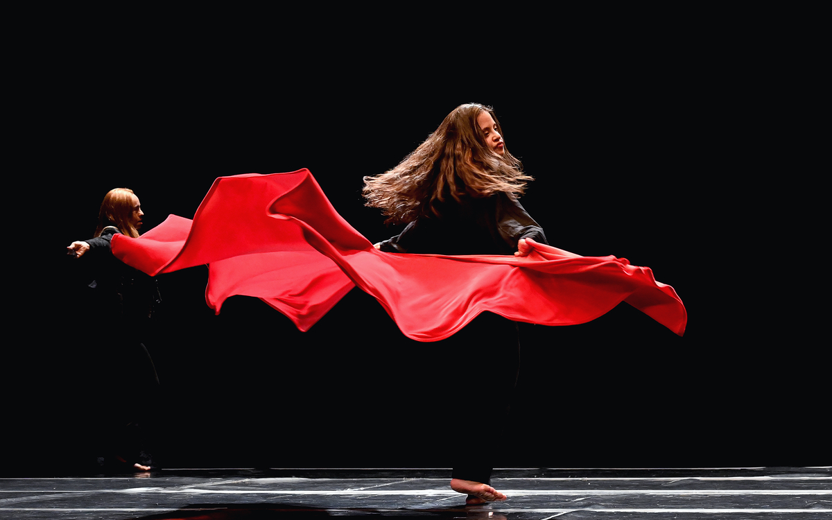 « Este Mundo » de Bouchra Ouizguen et Dançando com a Diferença Chaillot - Théâtre national de la Danse  Paris