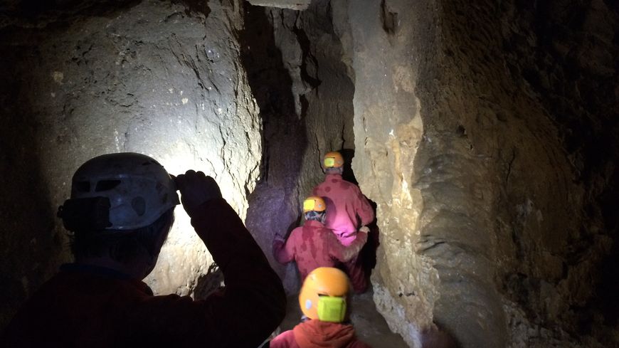 Eté actif spéléologie  Hautefort