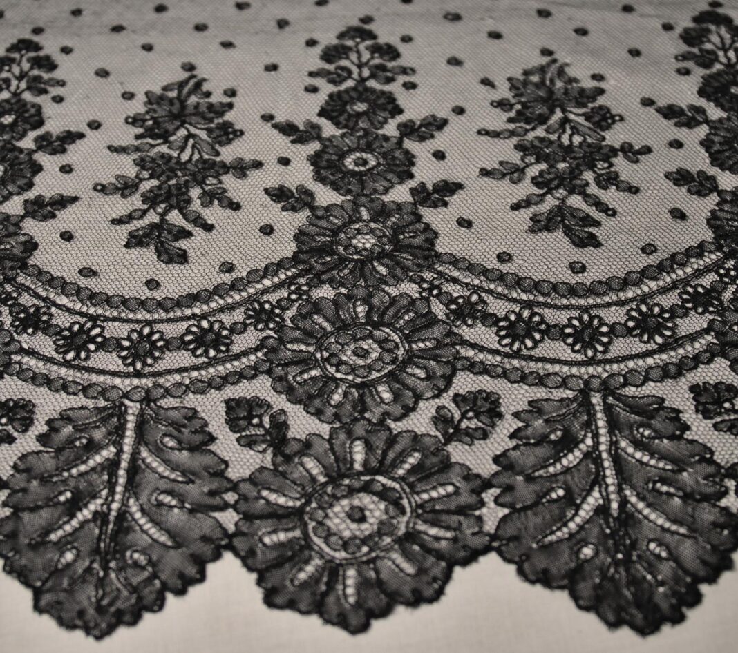 Exposition Dentelles d’ici et d’ailleurs… Hôtel du Doyen Bayeux