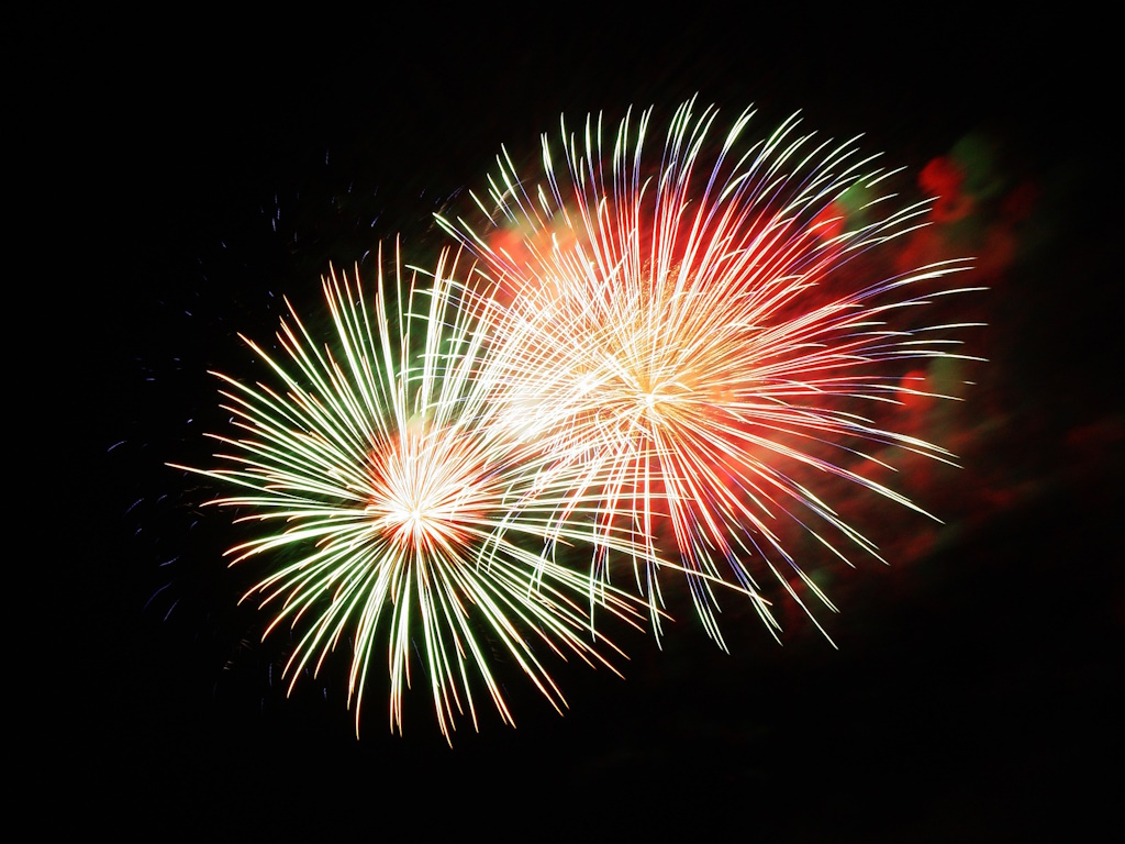 Feu d&rsquo;artifice, marché et animation musicale  Saint-Léger-la-Montagne