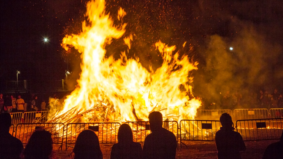 Feu de la Saint-Jean Saint-Méard-de-Drône