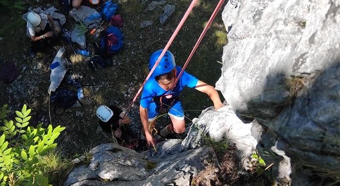 Initiation escalade en milieu naturel Lées-Athas