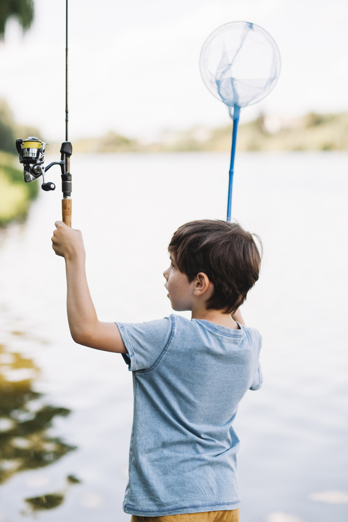 Initiation pêche au coup sur les bords de la rivière Camping du Chillou Châtellerault