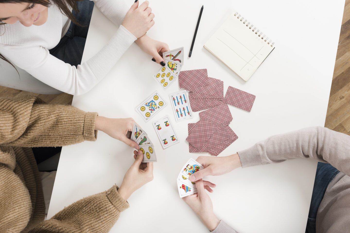 Jeux de société en libre service  La Crèche