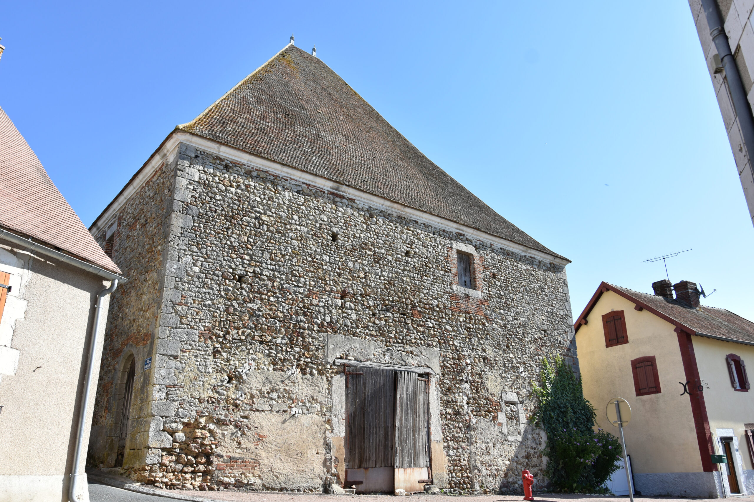 Journées Européennes du Patrimoine visites commentées de la grange aux dîmes  Dammarie-en-Puisaye