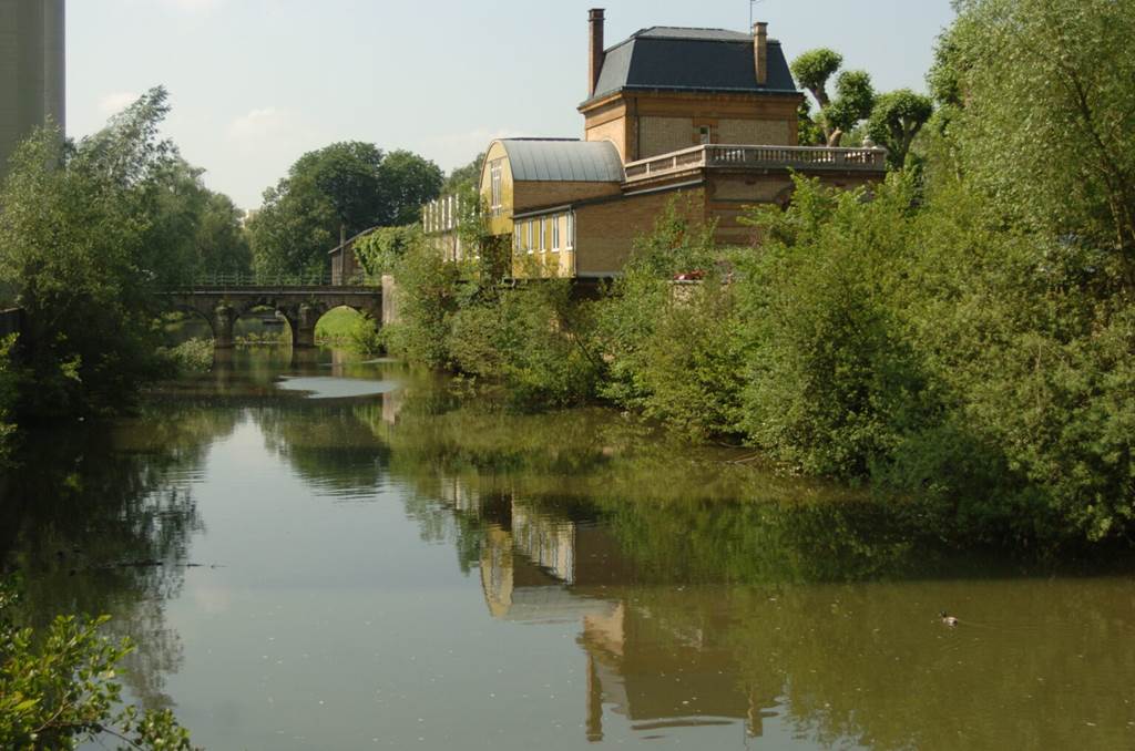 La beuquette du pat’ comme un poisson dans l’eau Sedan