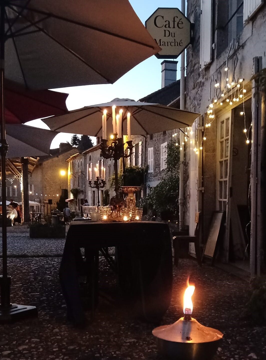 La nuit romantique des Plus Beaux Villages de France Place Royale Mortemart