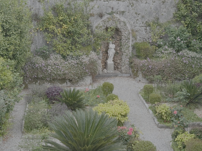 Le jardin caché : un invisible à chercher, Giardino del Palazzo Santini, Seravezza