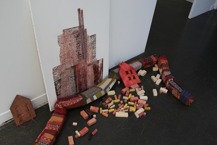 Les Cabaneurs - installation évolutive par Cécile Michon-Roussel Centre d'Arts Plastiques et Visuels Lille