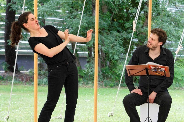 Les Contes-dits-du-bout-des-doigts – Cie Le Bruit du Silence – Spectacle enfants – Festival Aux heures d’été Nantes