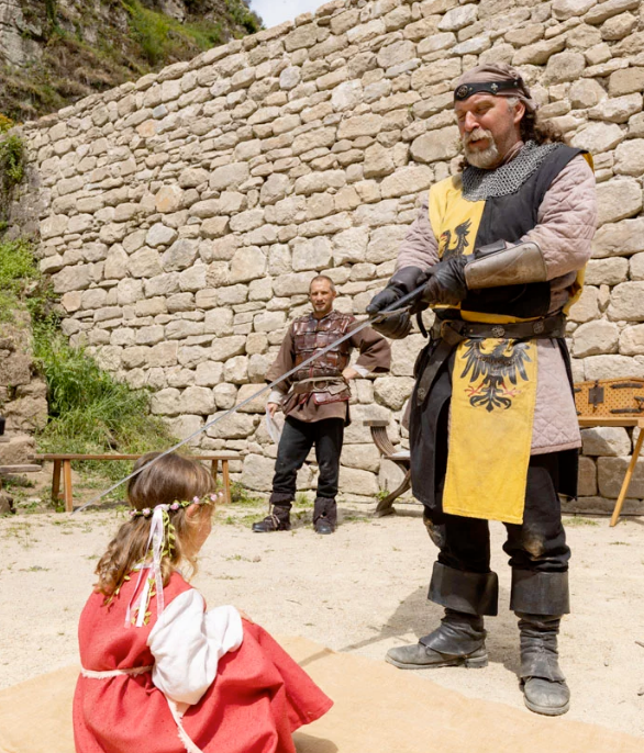 Les Tours de Merle Spectacle Pagaille Médiévale  Saint-Geniez-ô-Merle