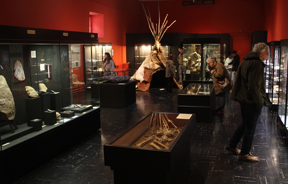 Les vacances au musée la parure préhistorique Musée d’art et d’archéologie Périgueux