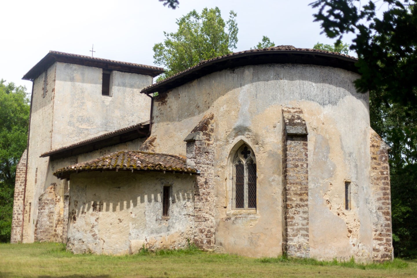 L&rsquo;été de l&rsquo;Office Visite de l&rsquo;église du Vieux Lugo, patrimoine art roman du 11ème siècle Route du Vieux Lugo Lugos