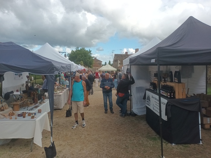 Marché artisanal, Donjon de Bazoges-en-Pareds, Bazoges-en-Pareds