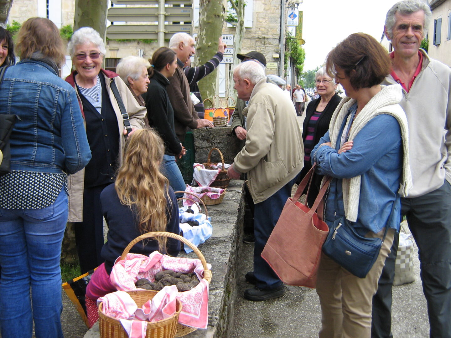 Marché aux truffes d’été Limogne-en-Quercy