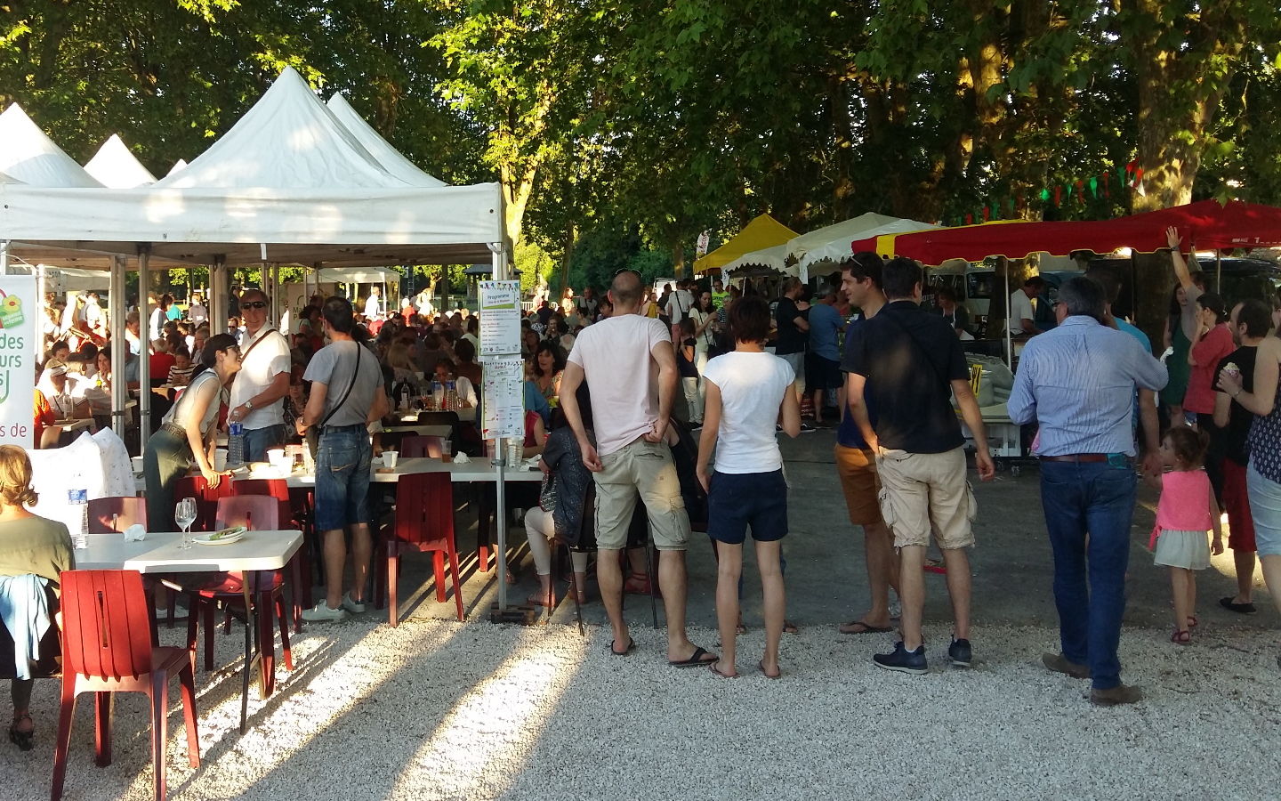 Marché de producteurs locaux et artisans Place du fronton Sames 2026-07-01