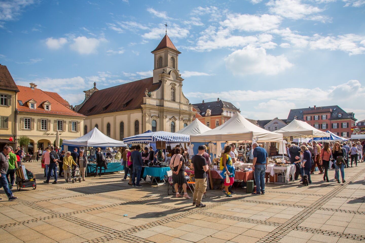 Marché des créateurs Place du marché Sanguinet