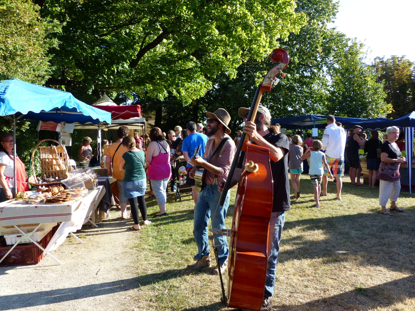 Marché fermier avec le Plancher des Valses Parc de la Garenne Melle