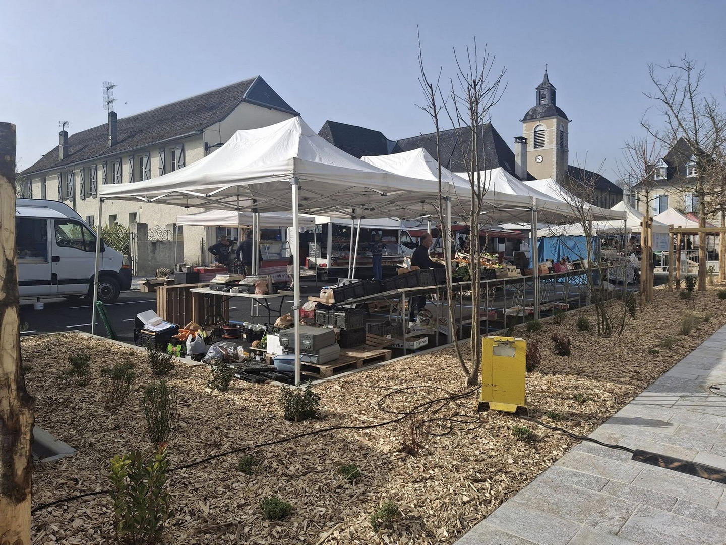 Marché Place de la Mairie Gan 2026-08-12