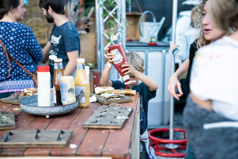 Marché gourmand nocturne à Saint-Léon-sur-Vézère Saint-Léon-sur-Vézère
