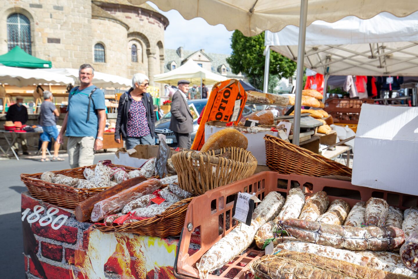 MARCHÉ HEBDOMADAIRE DE NASBINALS Nasbinals