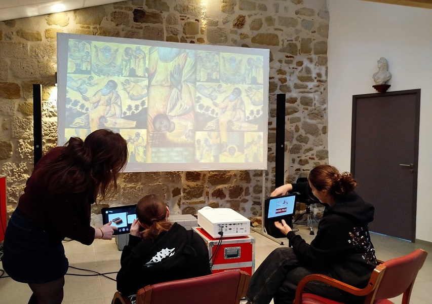 Micro-Folie Discovery Tour Ubisoft / Réalité Virtuelle Salle du conseil sous la halle Lauzun