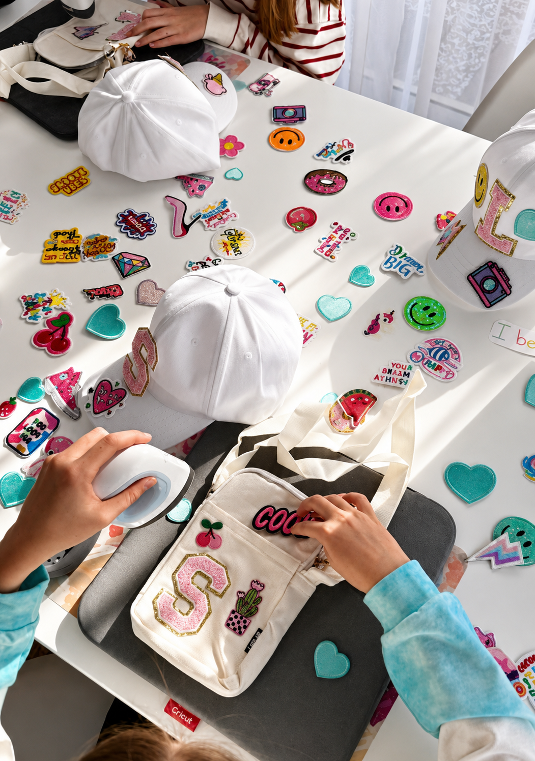 Chapeliers de demain, un atelier de customisation par Amiina TV  