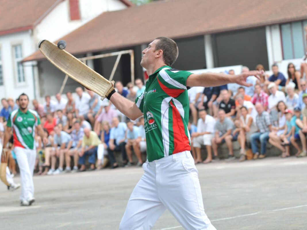 Pelote basque à chistera joko garbi Saint-Étienne-de-Baïgorry