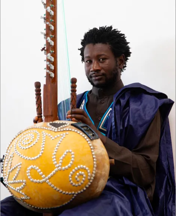 Performance de kora avec Ahmadou Cissokho dans un appartement parisien, Appartement parisien, Paris