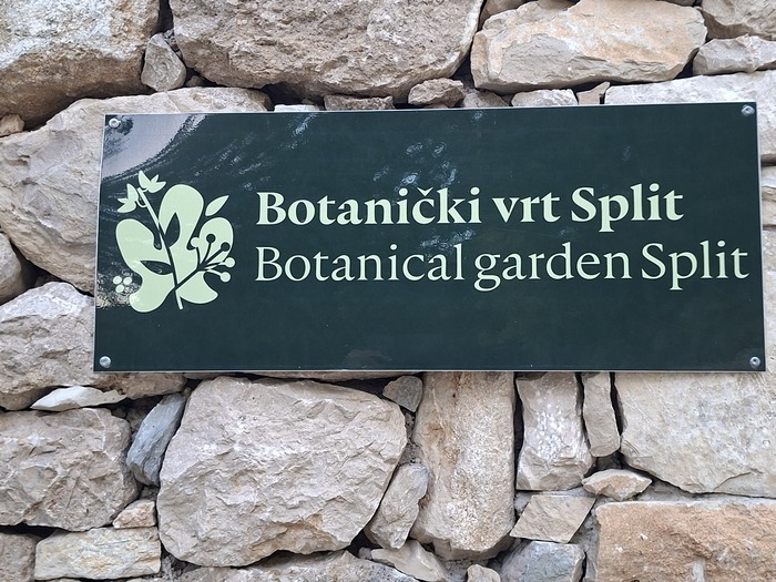Photo dans la photo au jardin botanique, botanical garden in Split, Split