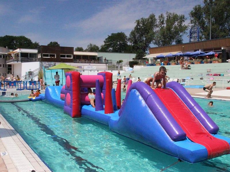Piscine en fête rue Pierre de Coubertin Freyming-Merlebach