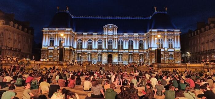 Projections du Parlement - Au fil de l'eau Place du Parlement de Bretagne Rennes