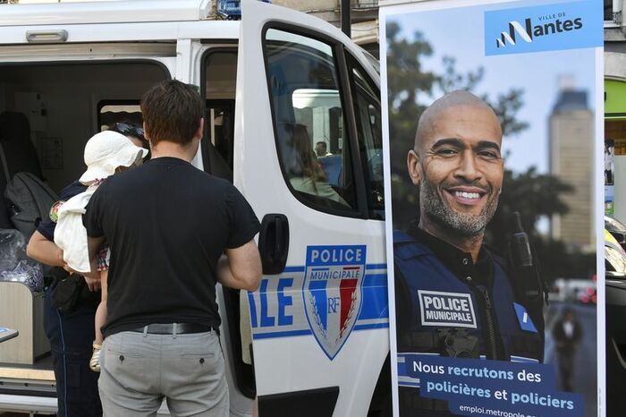 Rencontre avec la police municipale Miroir d'eau