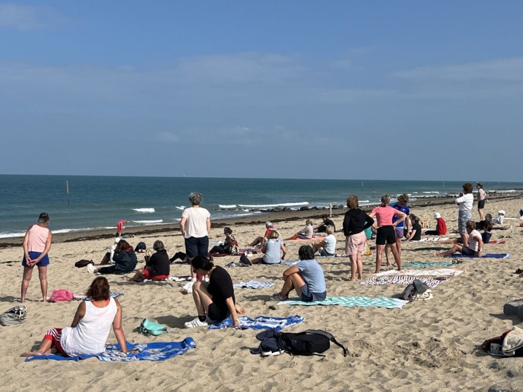 Réveil musculaire sur la plage Plage du passous Agon-Coutainville