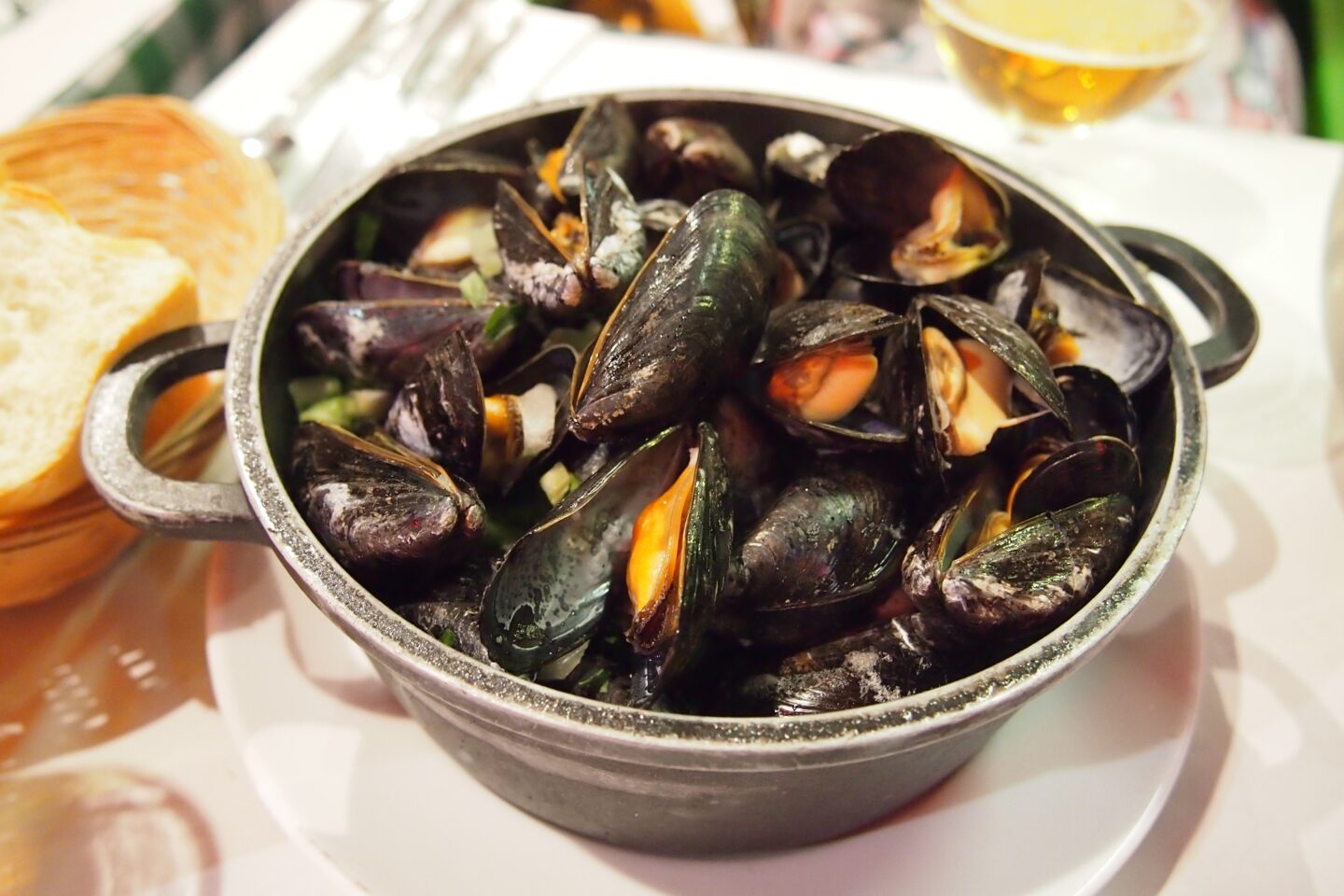 Soirée moules-frites à Montcléra La Halle Montcléra 2026-09-12