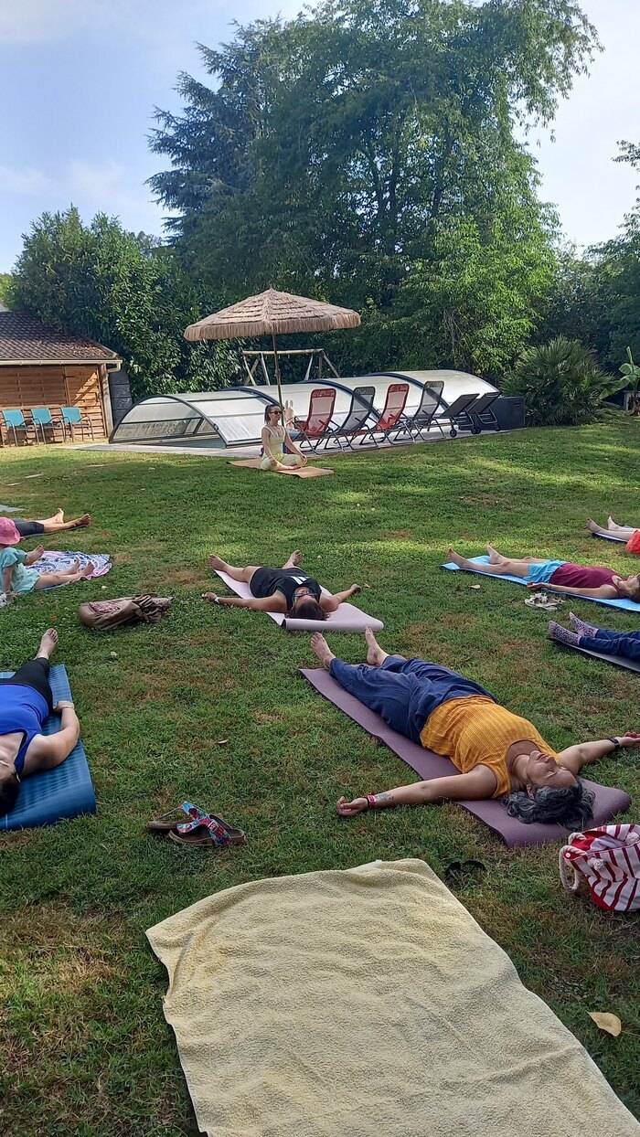 Soirée Yoga au bord de la piscine Espace piscine de Cocottes & Colibri Châtellerault